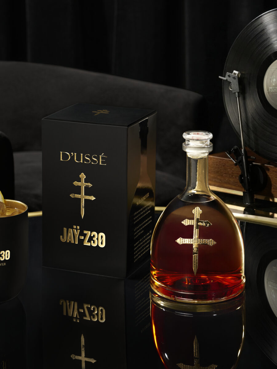 DUSSE x Jay Z at 30 vsop and cocktail with music records